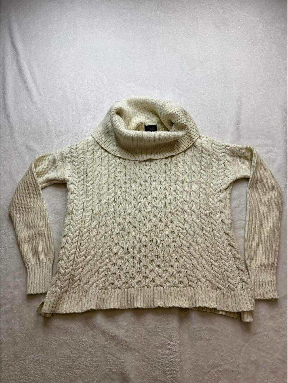American Eagle AEO Sweater M Ivory Cable Knit Preppy Cowlneck Short Boxy